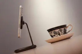 Ergonomia-i-bezpieczenstwo-czyli-jak-wybrac-idealne-mocowanie-dla-smartfona