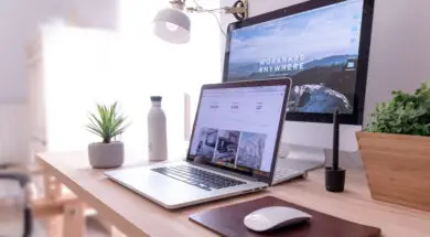Biurko-gamingowe-czy-minimalistyczne-stanowisko-–-co-lepiej-pasuje-do-Apple