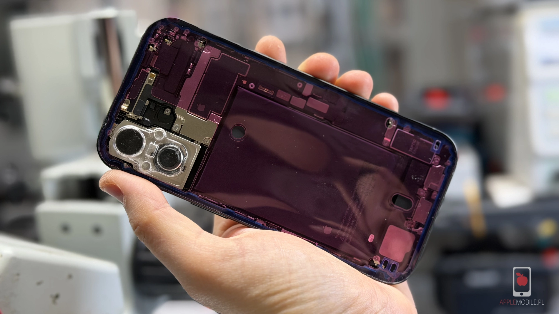 zachowanie szczelności obudowy iphone 17 podczas wymiany tylnej szybki