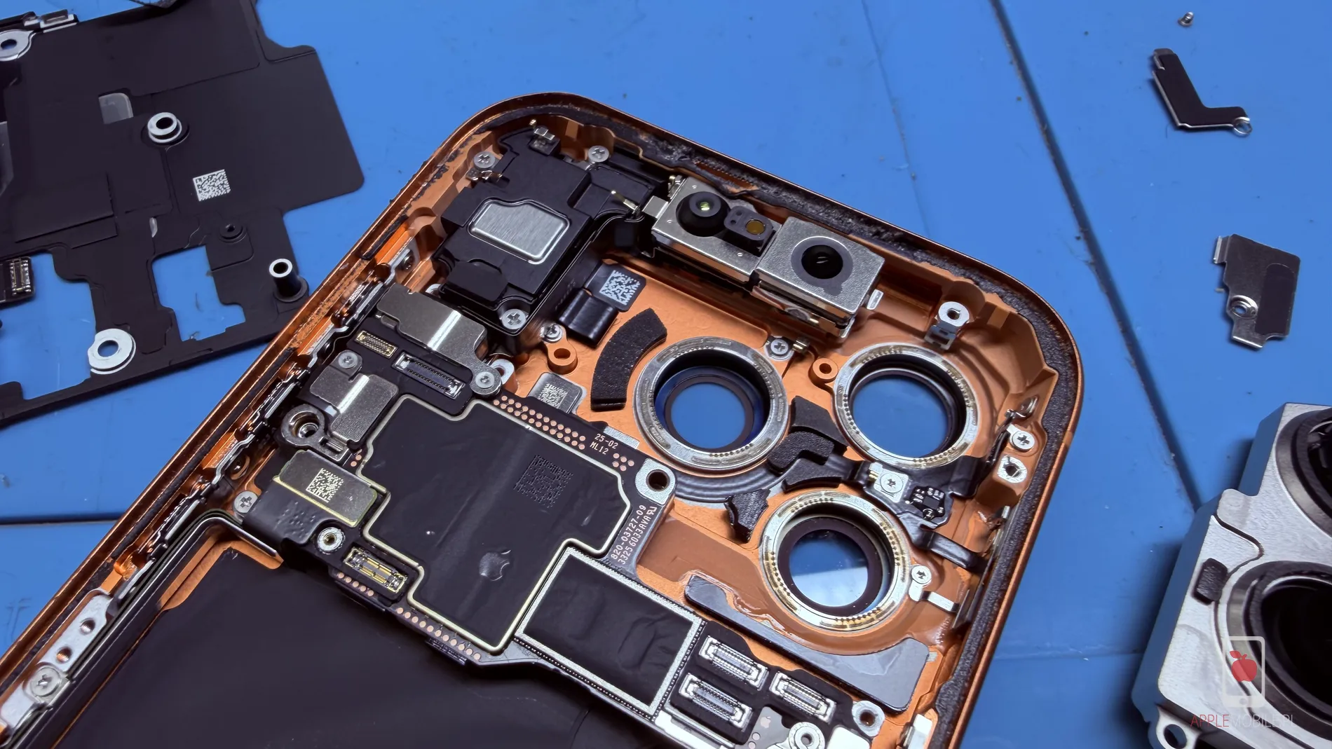 Wymiana uszkodzonego tylnego szkła iPhone 17 Pro Szczecin