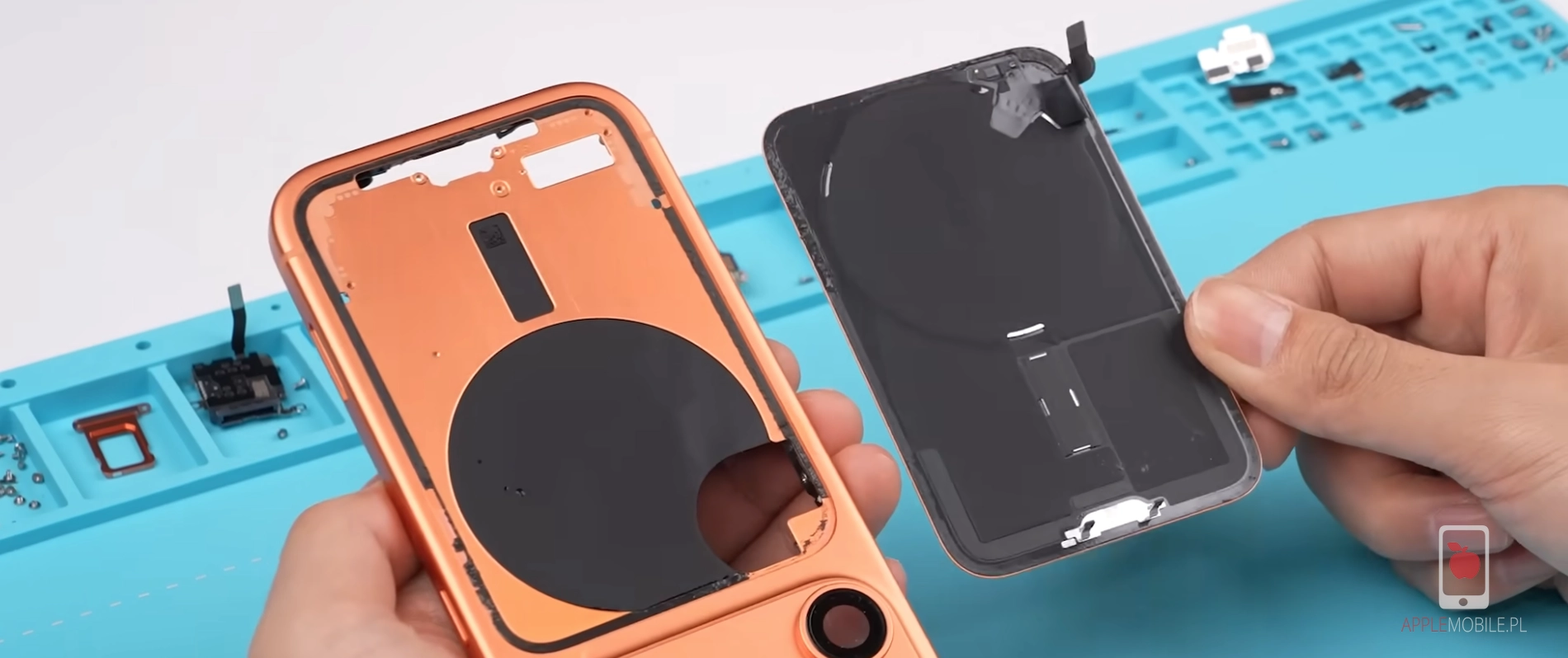 montaż nowego tylnego szkła obudowy iPhone'a 17 Pro