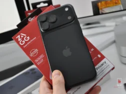 DSC_0841 ZAGG Glass Elite Privacy dla iPhone 18 Pro Max