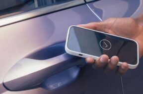 Do samochodów Xiaomi być może trafi Apple CarPlay