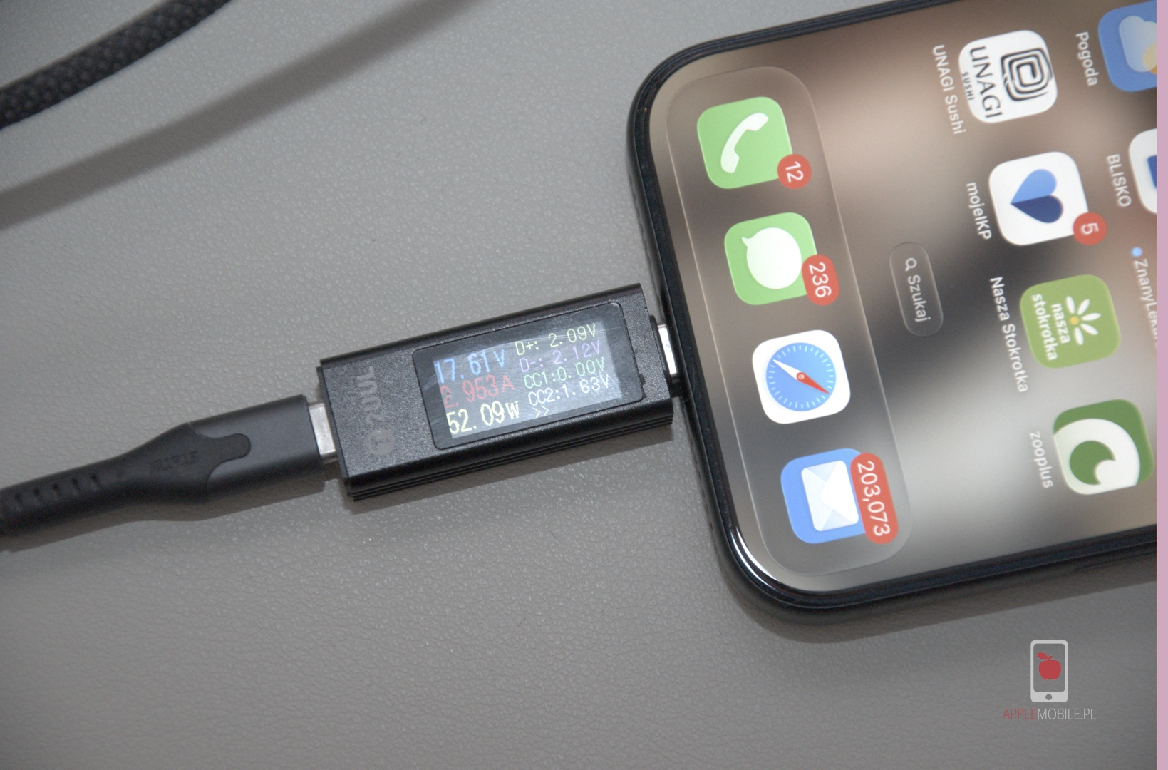 Ładowarka Crong Neo GaN Charger zaczyna ładować telefon z mocą 52W
