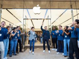 iPhone Duo trafia do salonów Apple na całym świecie